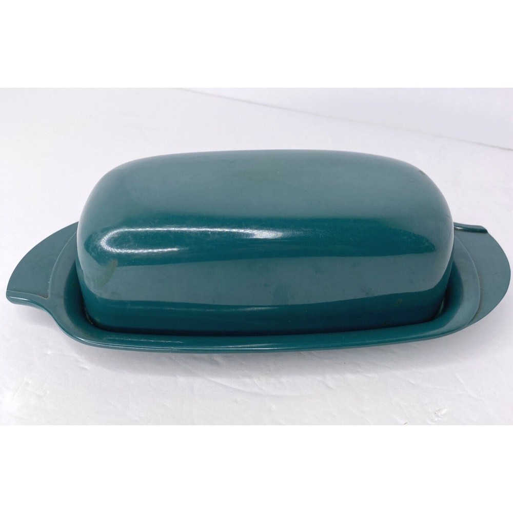 Boonton, New Jersey turquoise blue Boontonware plastic/Melmac lidded butter dis